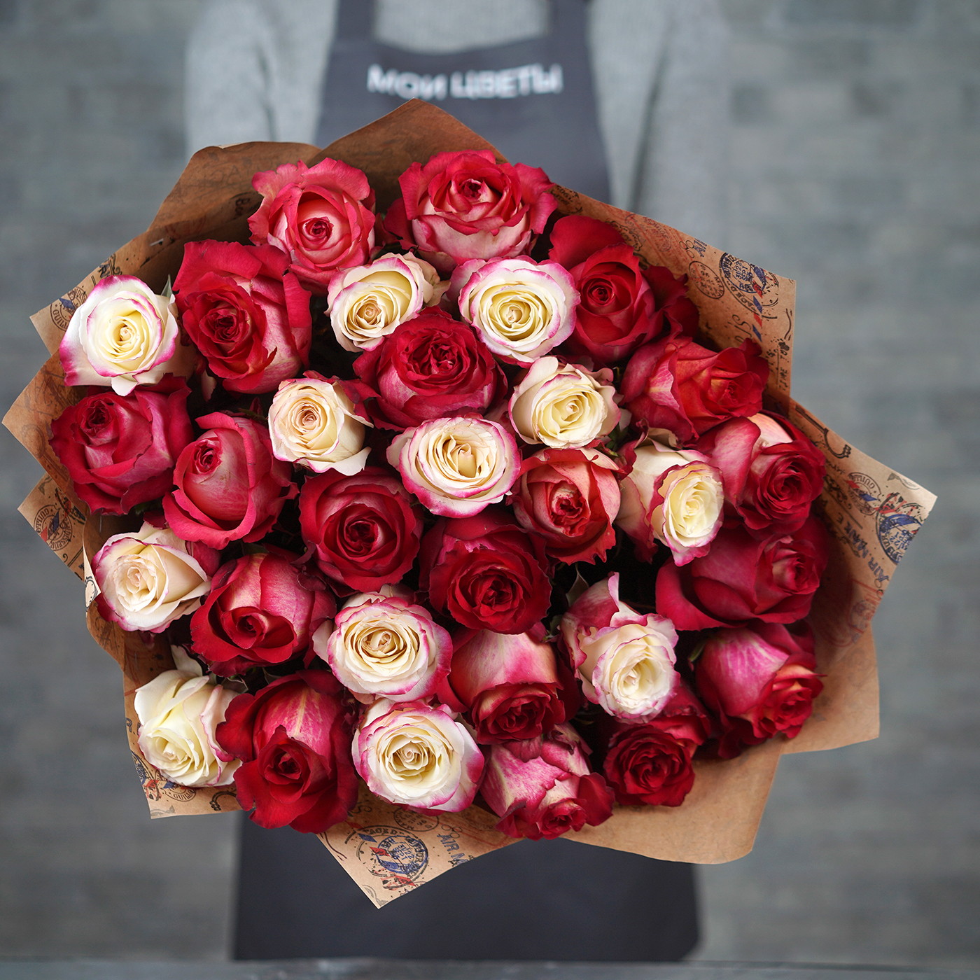 Букет из 31 розы «Дуэт»