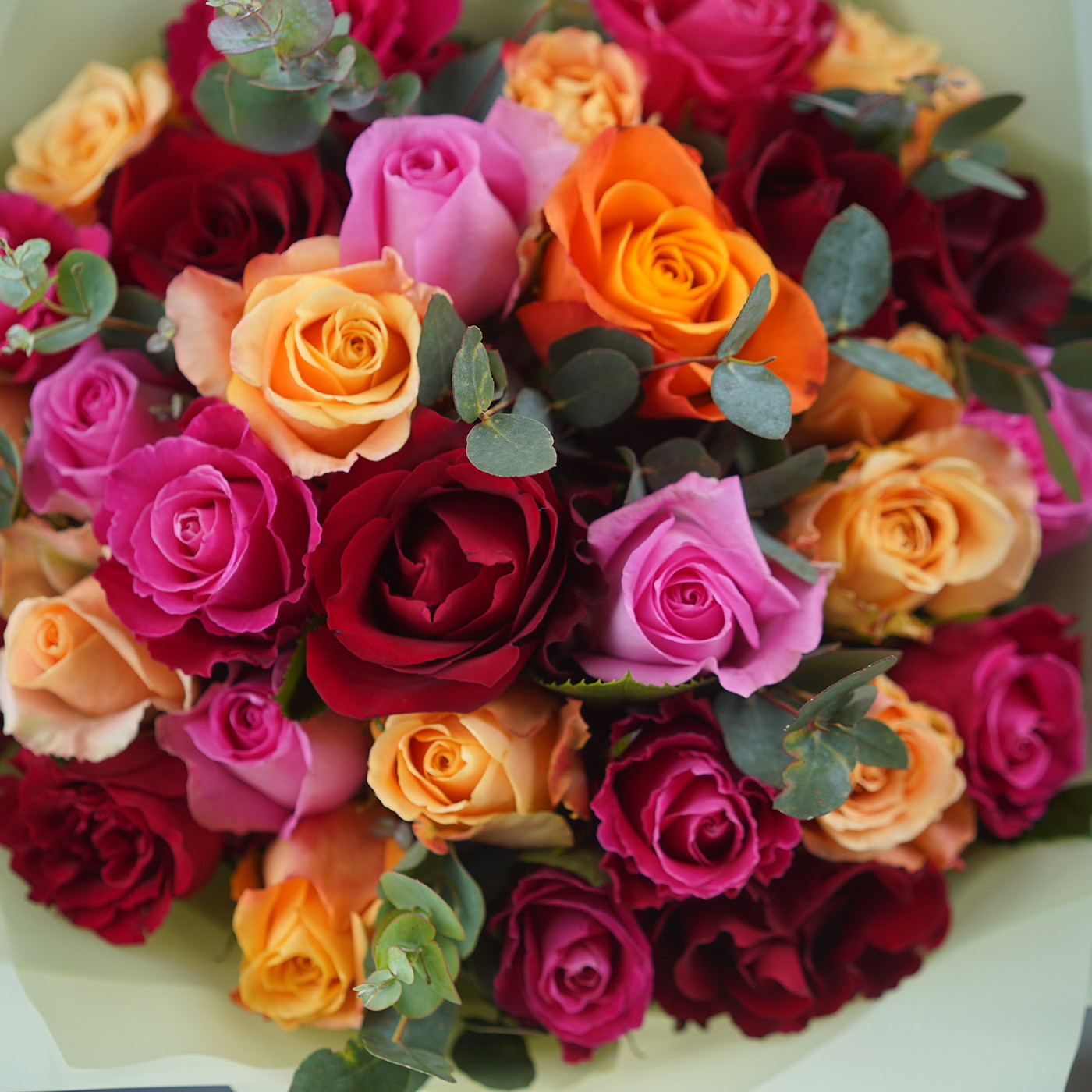 Букет из 31 разноцветной розы «Праздник»