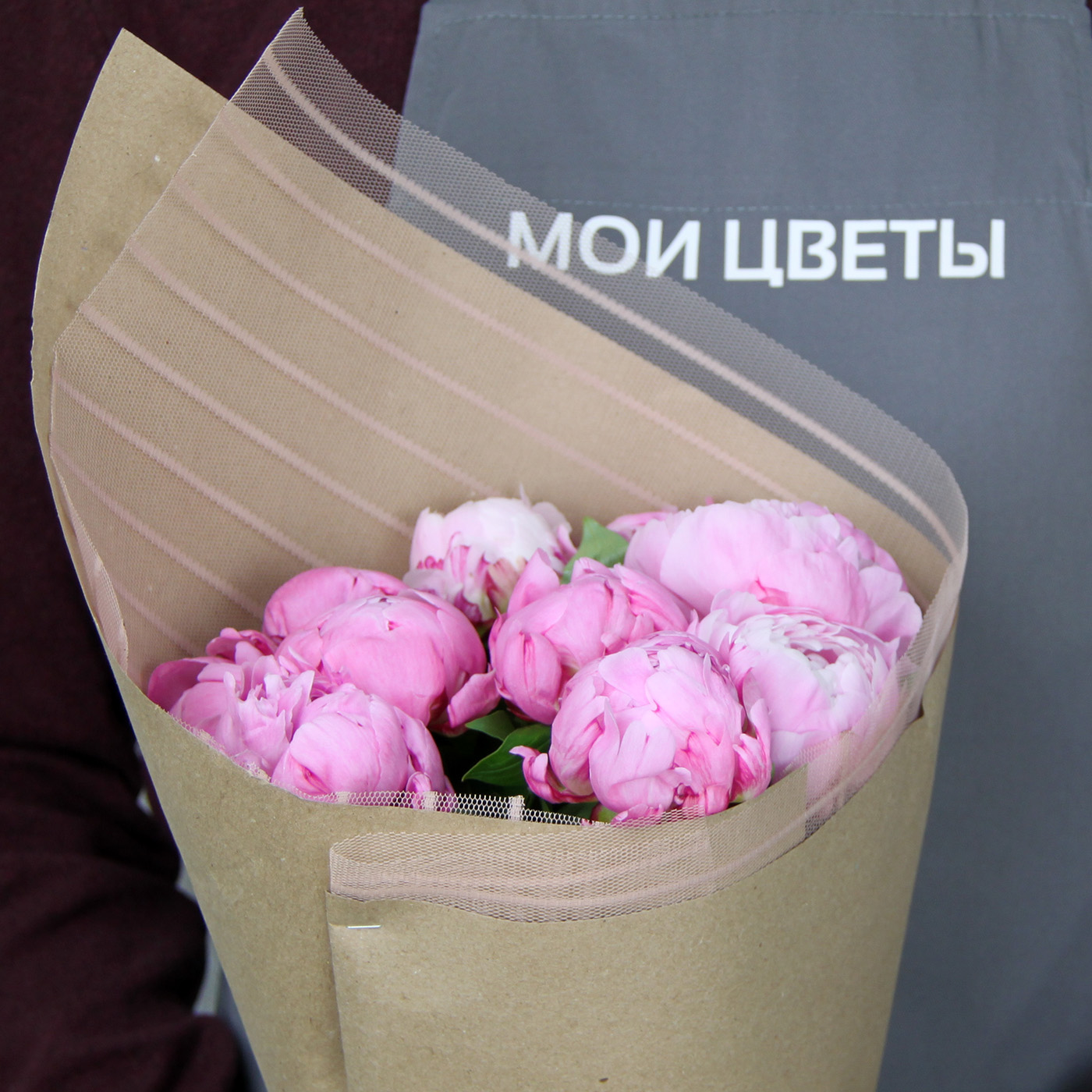 Букет из 11 розовых пионов «Вишневые облака»