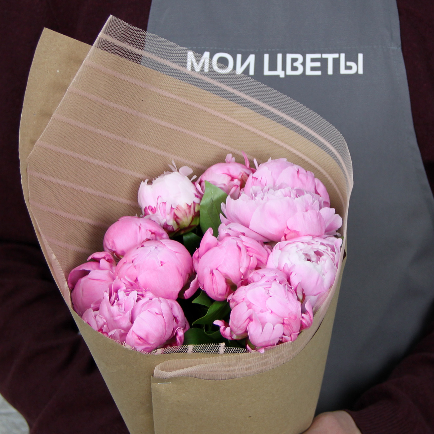 Букет из 11 розовых пионов «Вишневые облака»