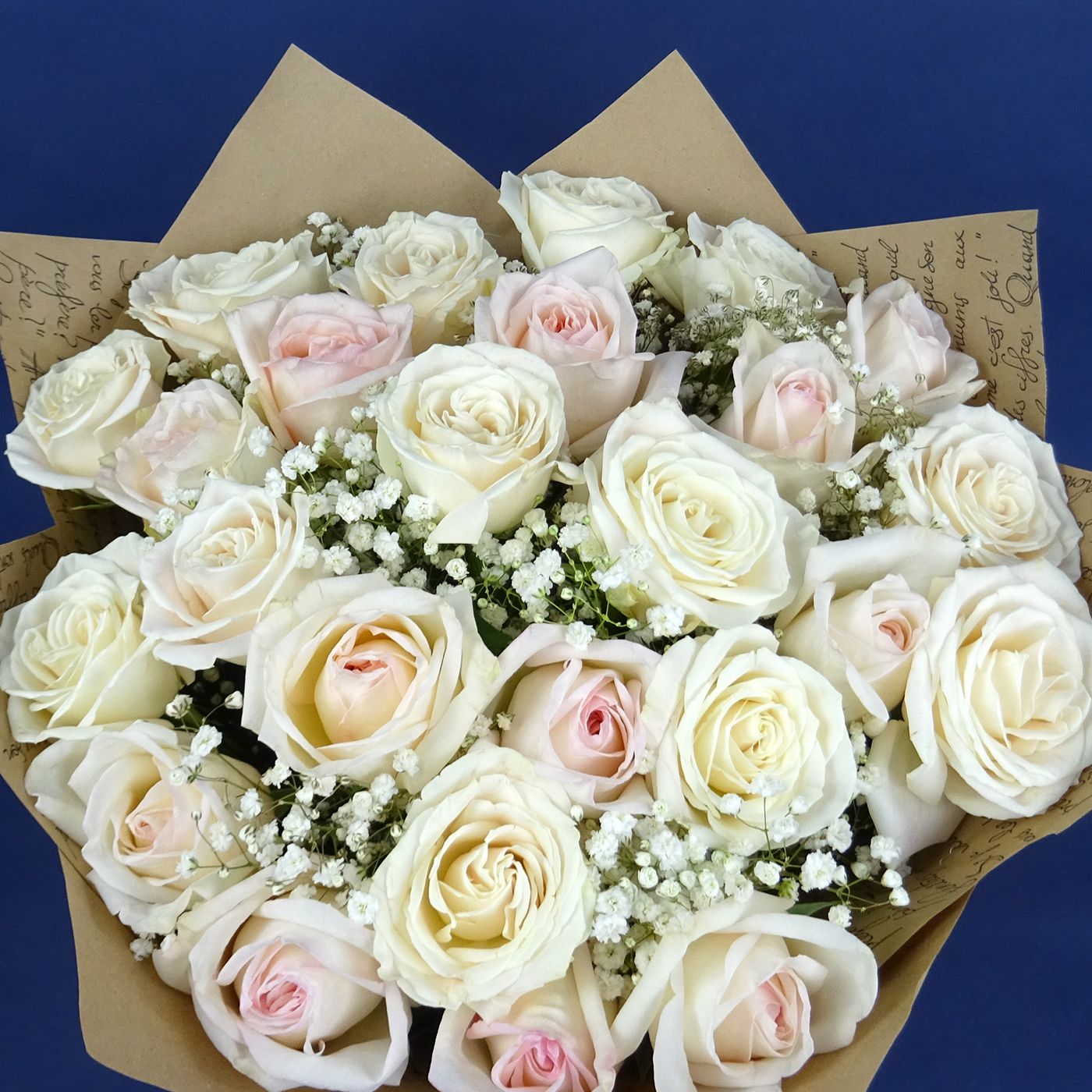 Букет Зефир из 25 пионовидных светлых роз